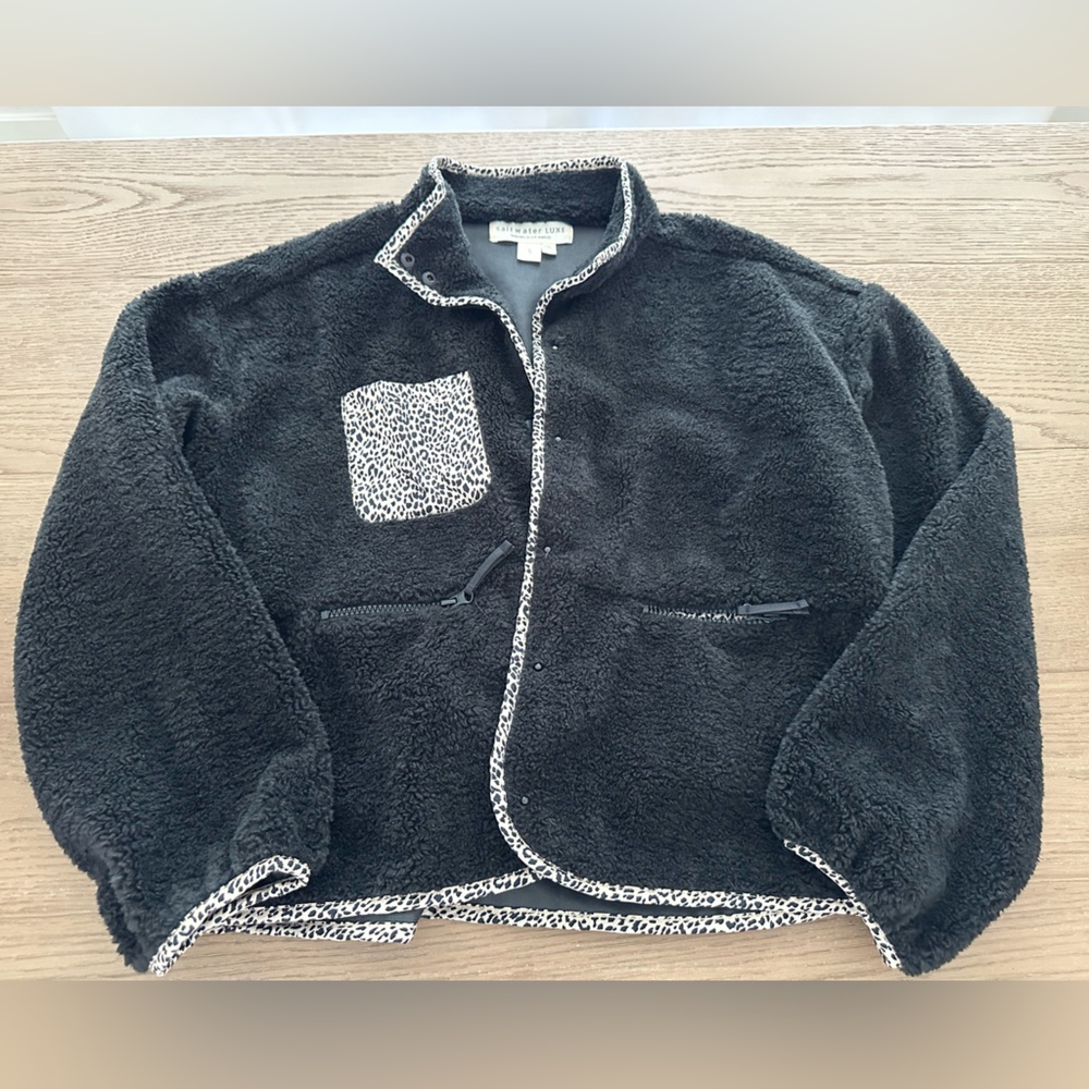 Saltwater Lux Los Angeles black fleece with leopard print trim
